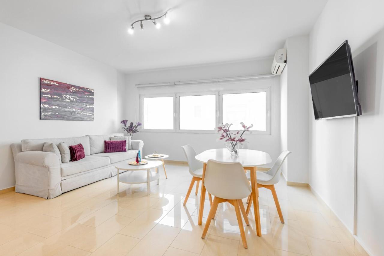 Luxurious Close To The Sea